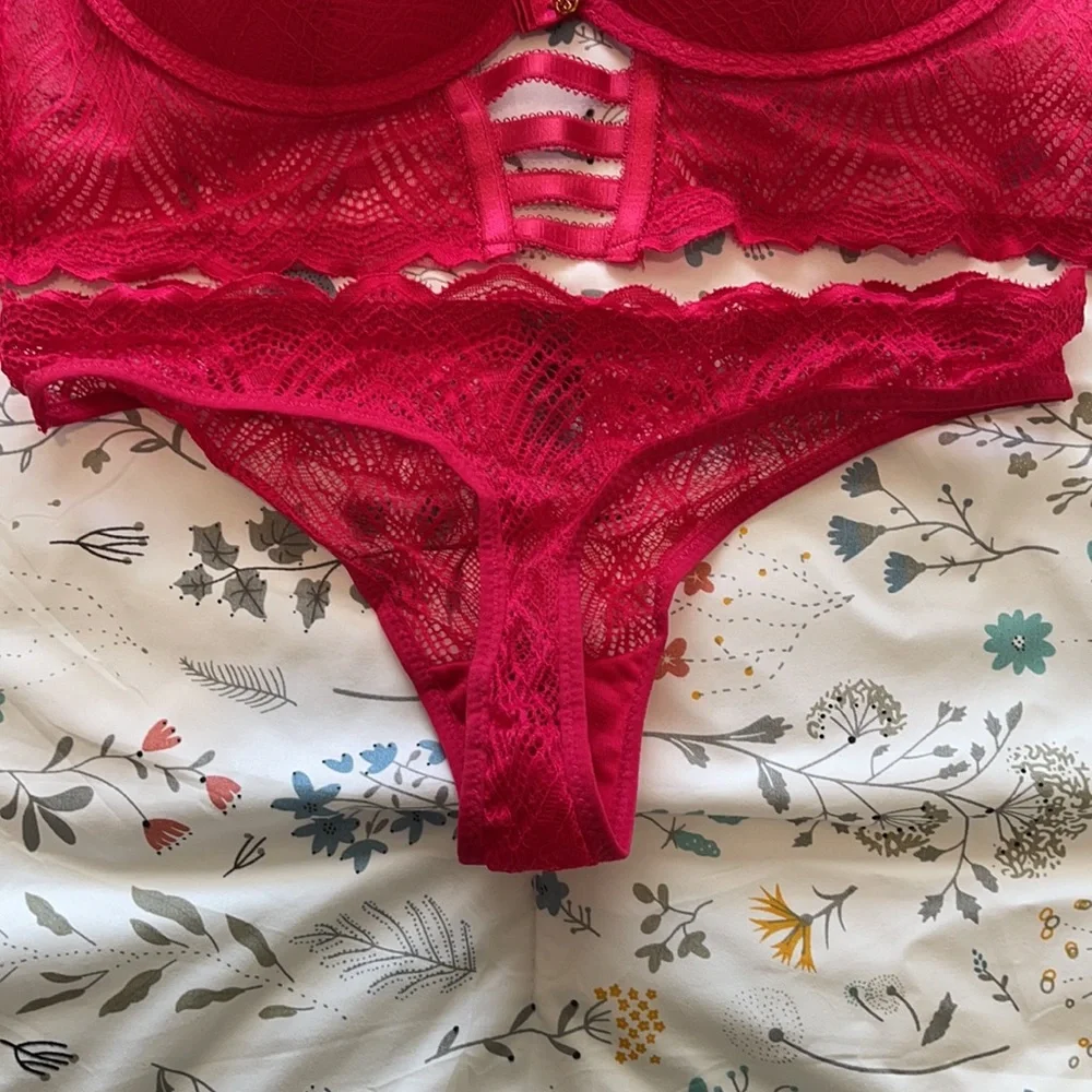 NWT BRAND NEW Push up bra and thong set - Picture 7 of 11